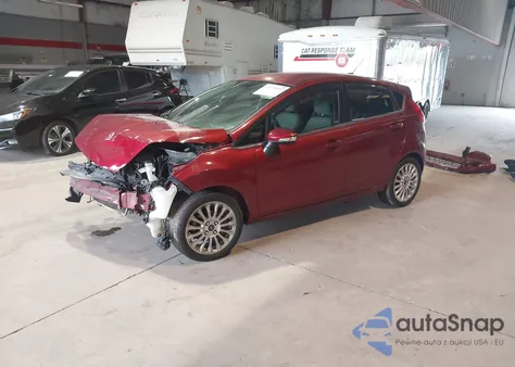 2015 Ford Fiesta Titanium z USA, uszkodzony, nr VIN 3FADP4FJ5FM117640